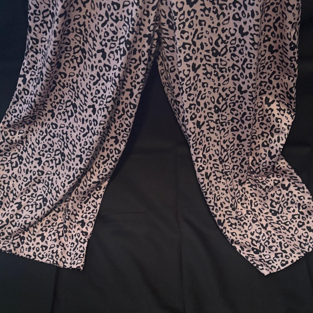 Leopard Print Jumpsuit - Picture 4 of 6